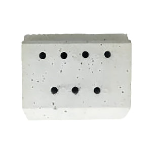 Rectangularer Betonkern mit Löchern für Pelletbrenner Ecofire E+ und Boiler-Zubehör