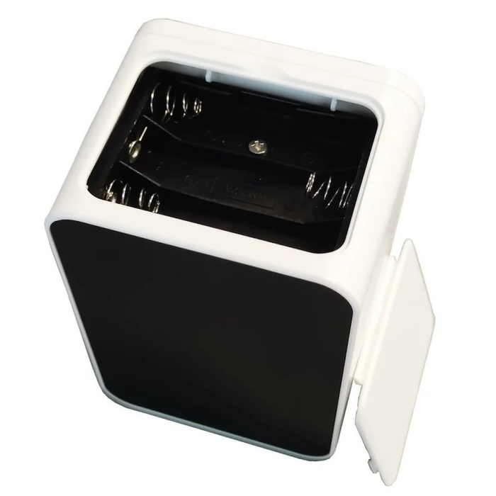 Batteriehalter aus weißem Kunststoff, offen mit Platz für 2 Batterien, kompakt und modern.